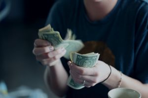 Fitch Rating  взволновано тратами правительства Канады