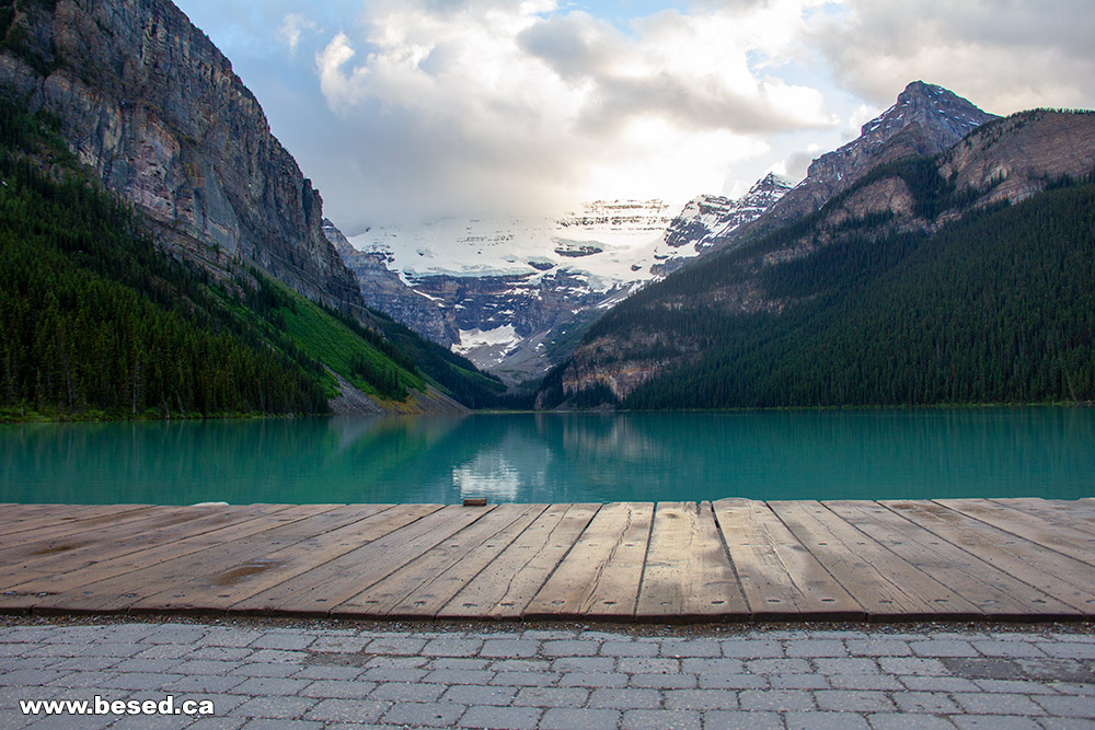 Озеро Lake Louise