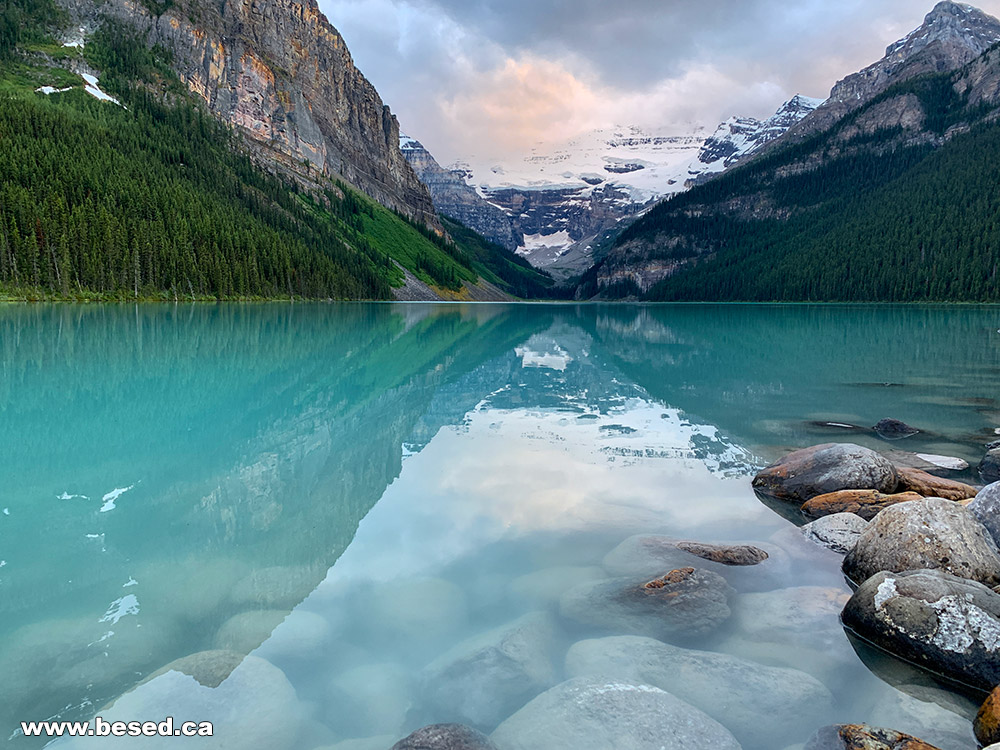 Озеро Lake Louise