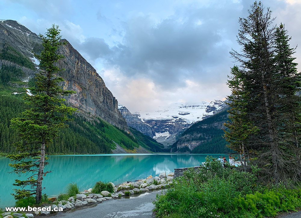 Озеро Lake Louise